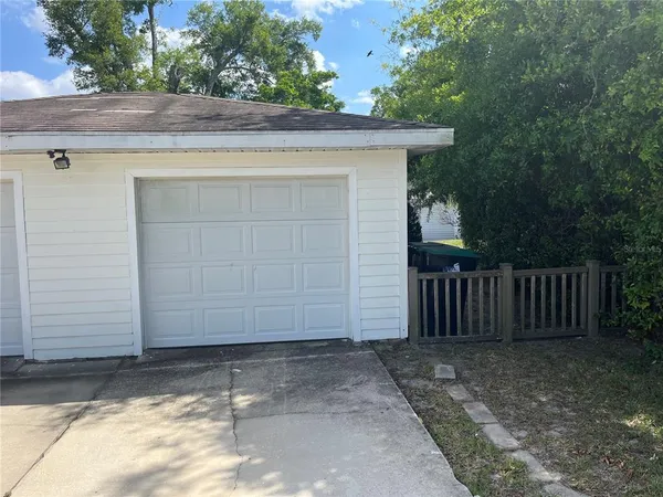 $1,800 | 3420 East Grant Street, Orlando, FL 32806