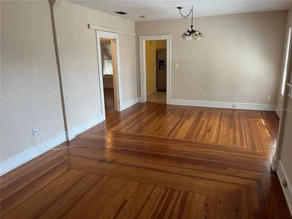 $1,800 | 3420 East Grant Street, Orlando, FL 32806