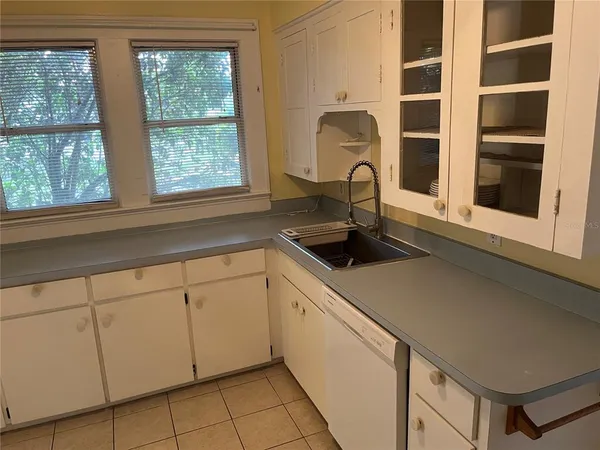 $1,800 | 3420 East Grant Street, Orlando, FL 32806