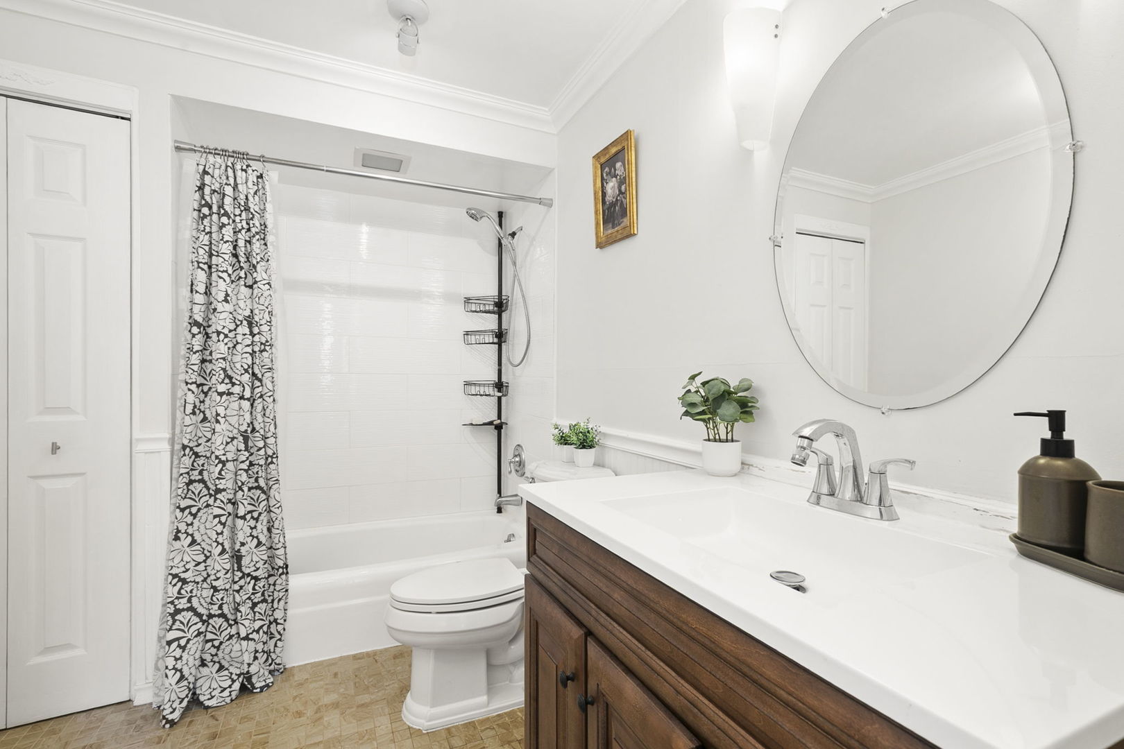 5901 North Sheridan Road, Unit 13F Chicago, IL 60660 - Photo 20 of 32 Gallery Image 20