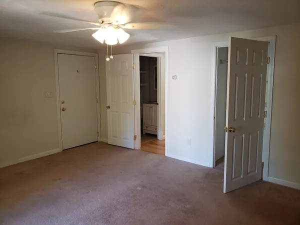 a view of empty room with window