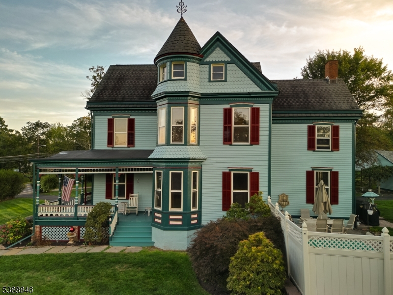 25 Old Turnpike Road Oldwick, NJ 08858 - Photo 42 of 46 a front view of a house with garden