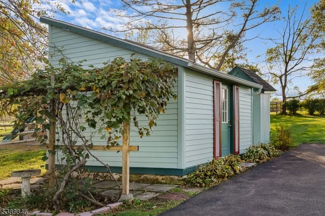 $939,000 | 25 Old Turnpike Road, Oldwick, NJ 08858