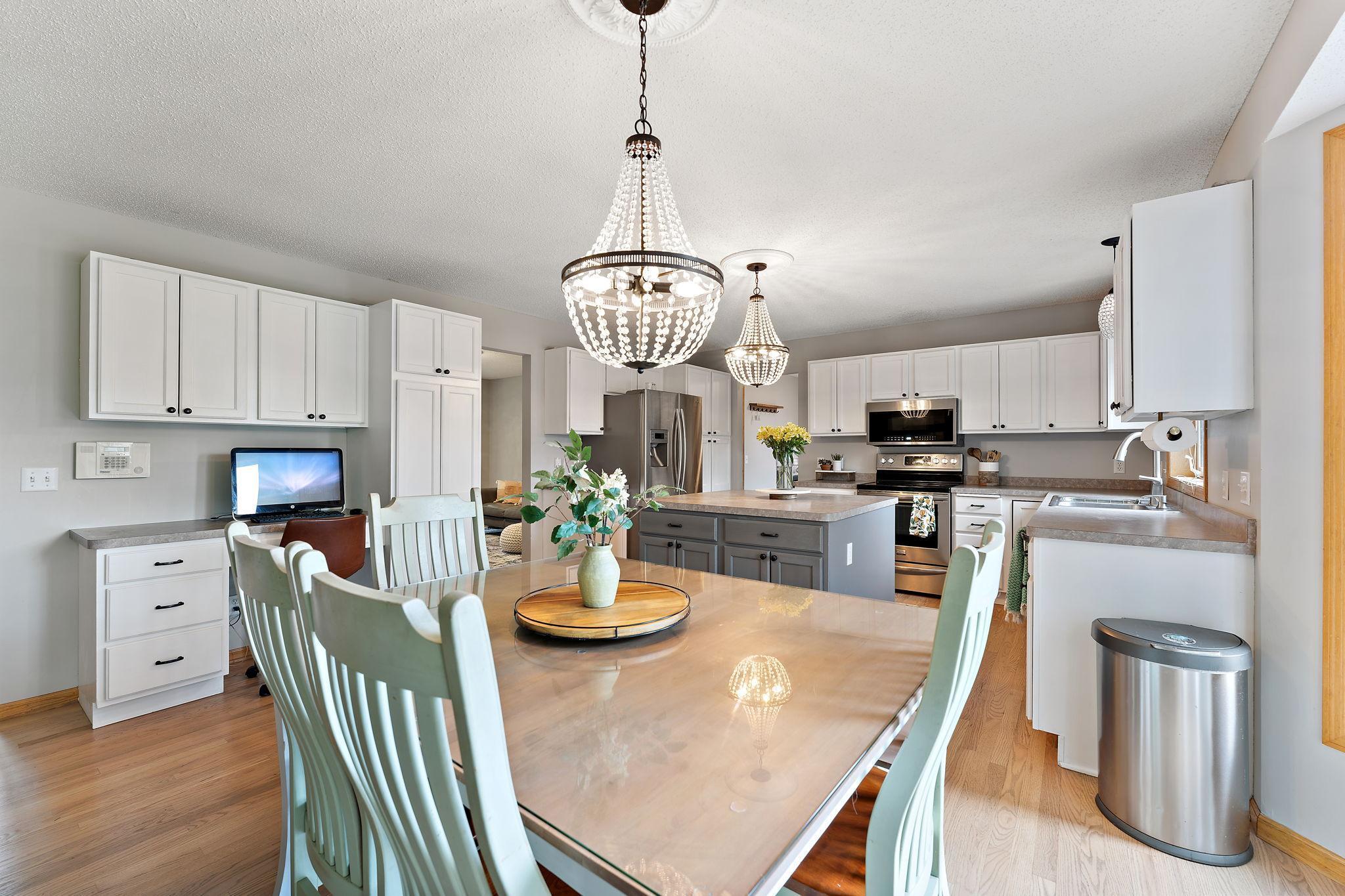 8202 Enclave Road Woodbury, MN 55125 - Photo 17 of 39 Gallery Image 17