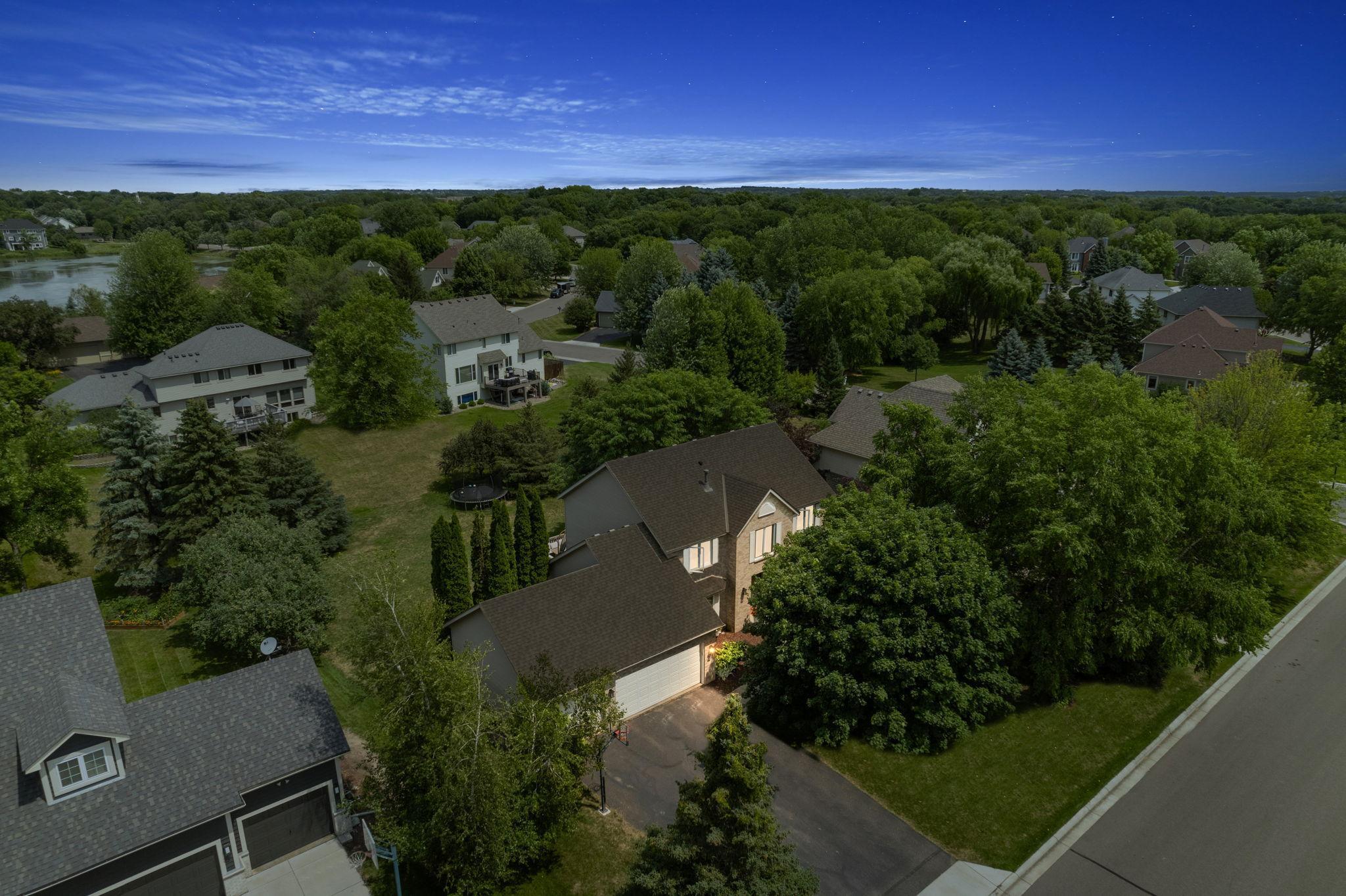 8202 Enclave Road Woodbury, MN 55125 - Photo 2 of 39 Gallery Image 2
