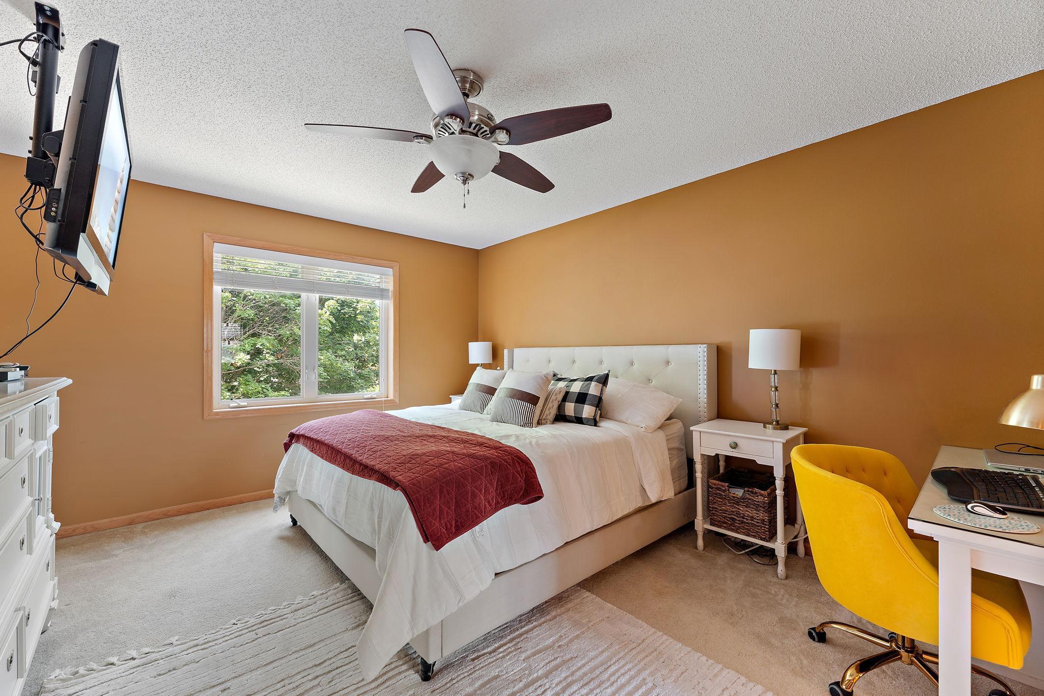 8202 Enclave Road Woodbury, MN 55125 - Photo 24 of 39 Gallery Image 24
