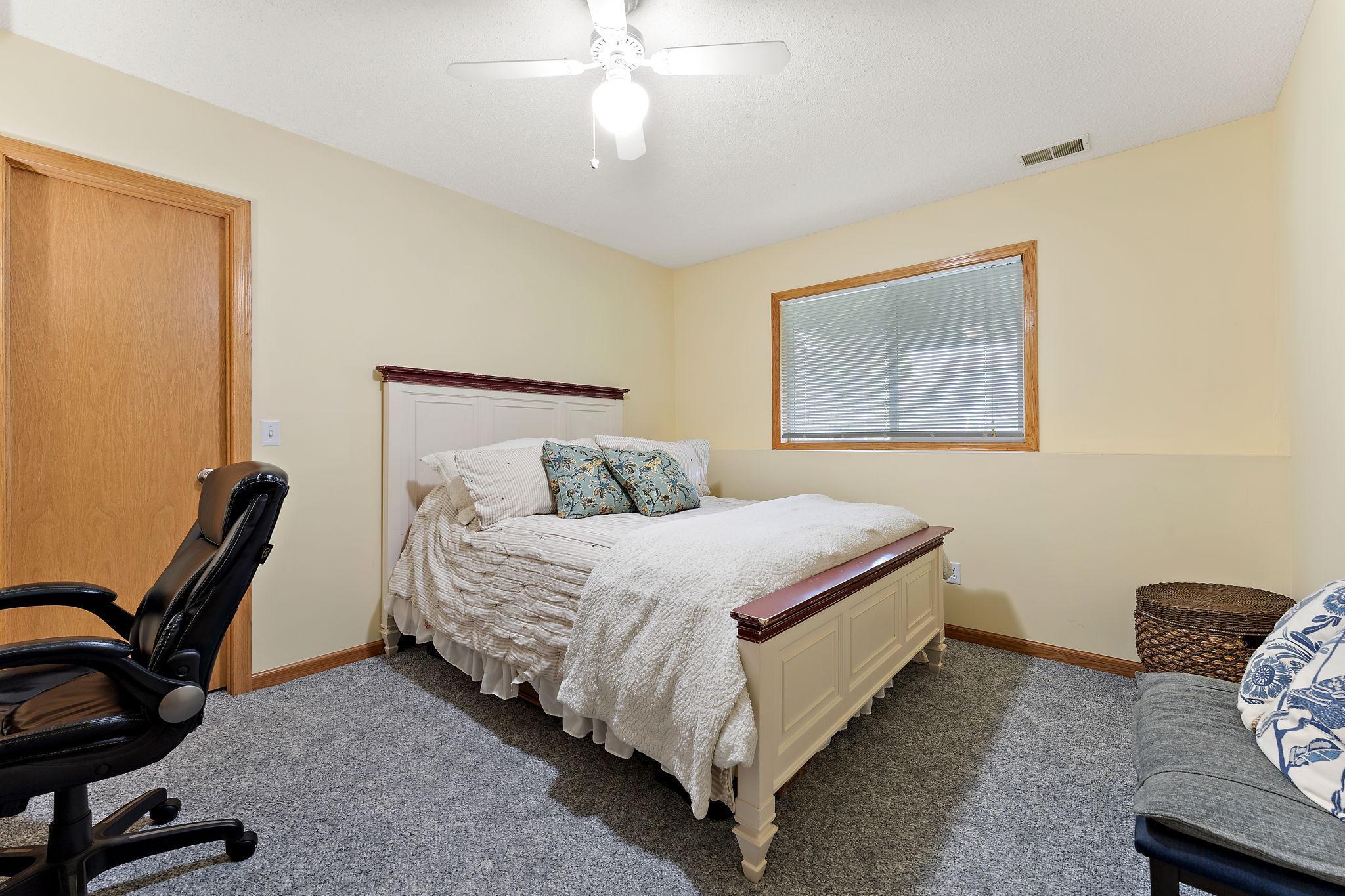 8202 Enclave Road Woodbury, MN 55125 - Photo 28 of 39 Gallery Image 28