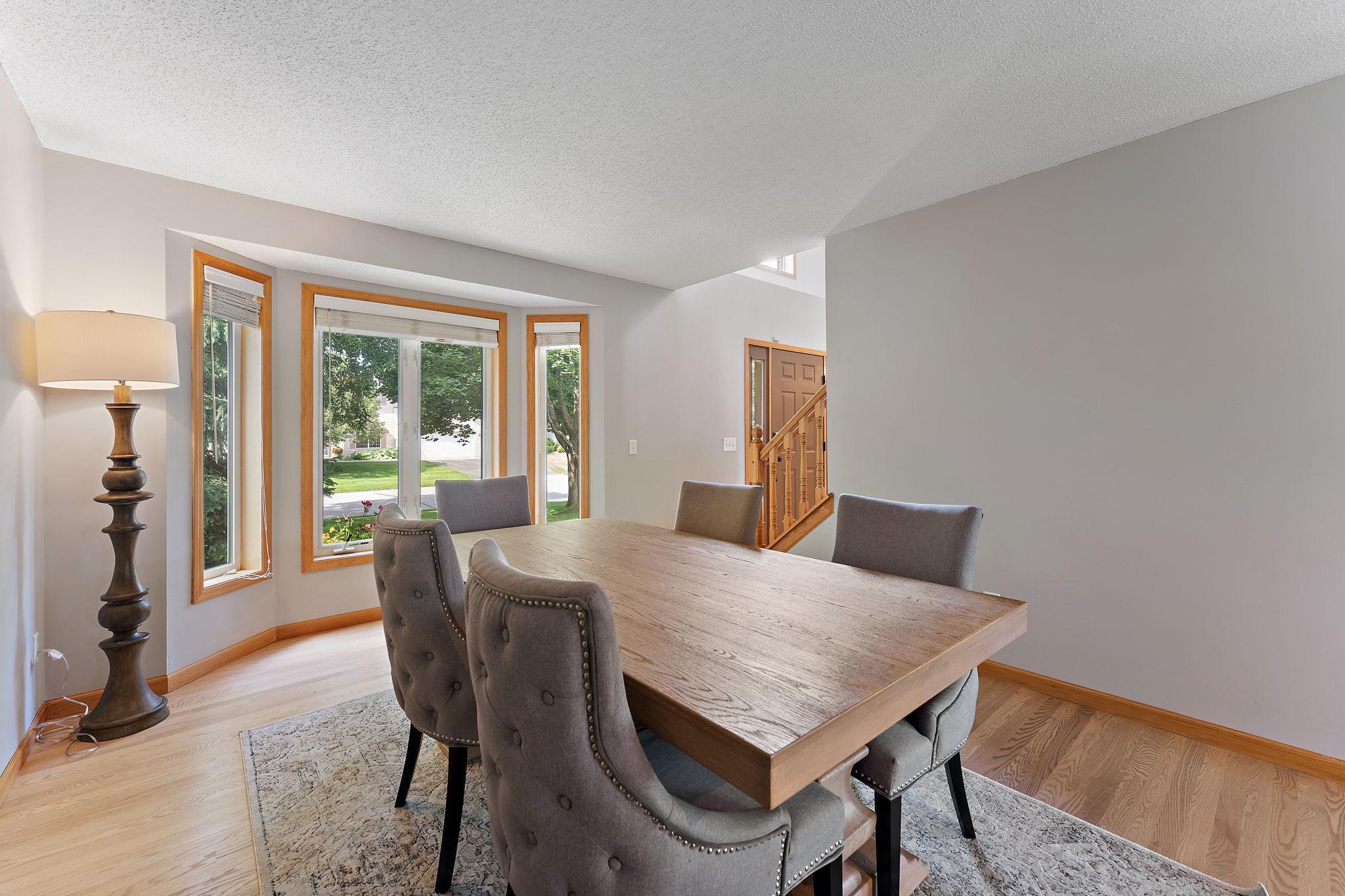 8202 Enclave Road Woodbury, MN 55125 - Photo 35 of 39 Gallery Image 35