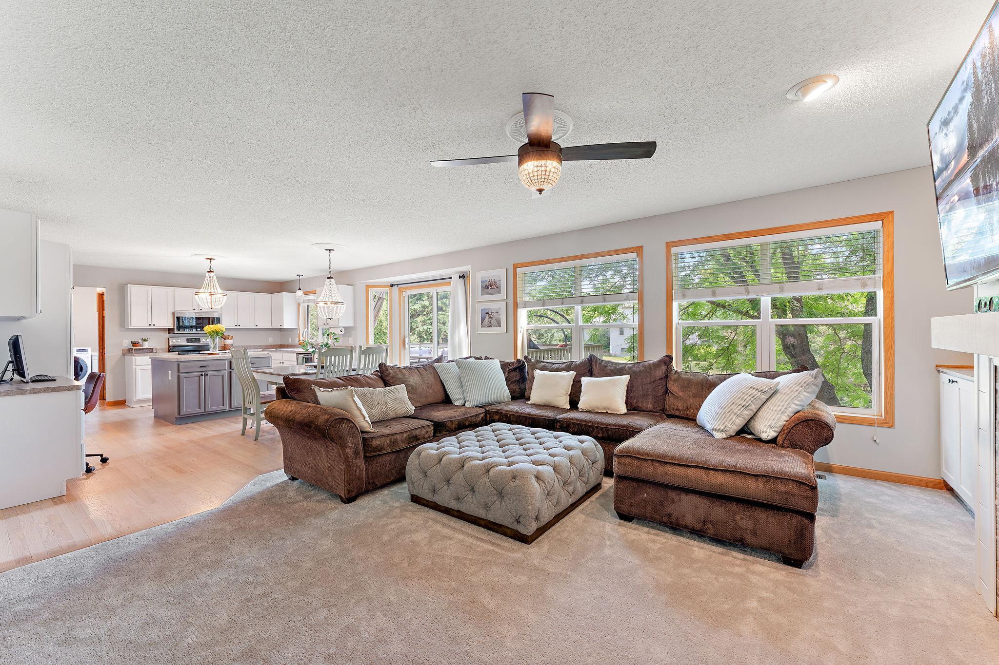 8202 Enclave Road Woodbury, MN 55125 - Photo 36 of 39 Gallery Image 36