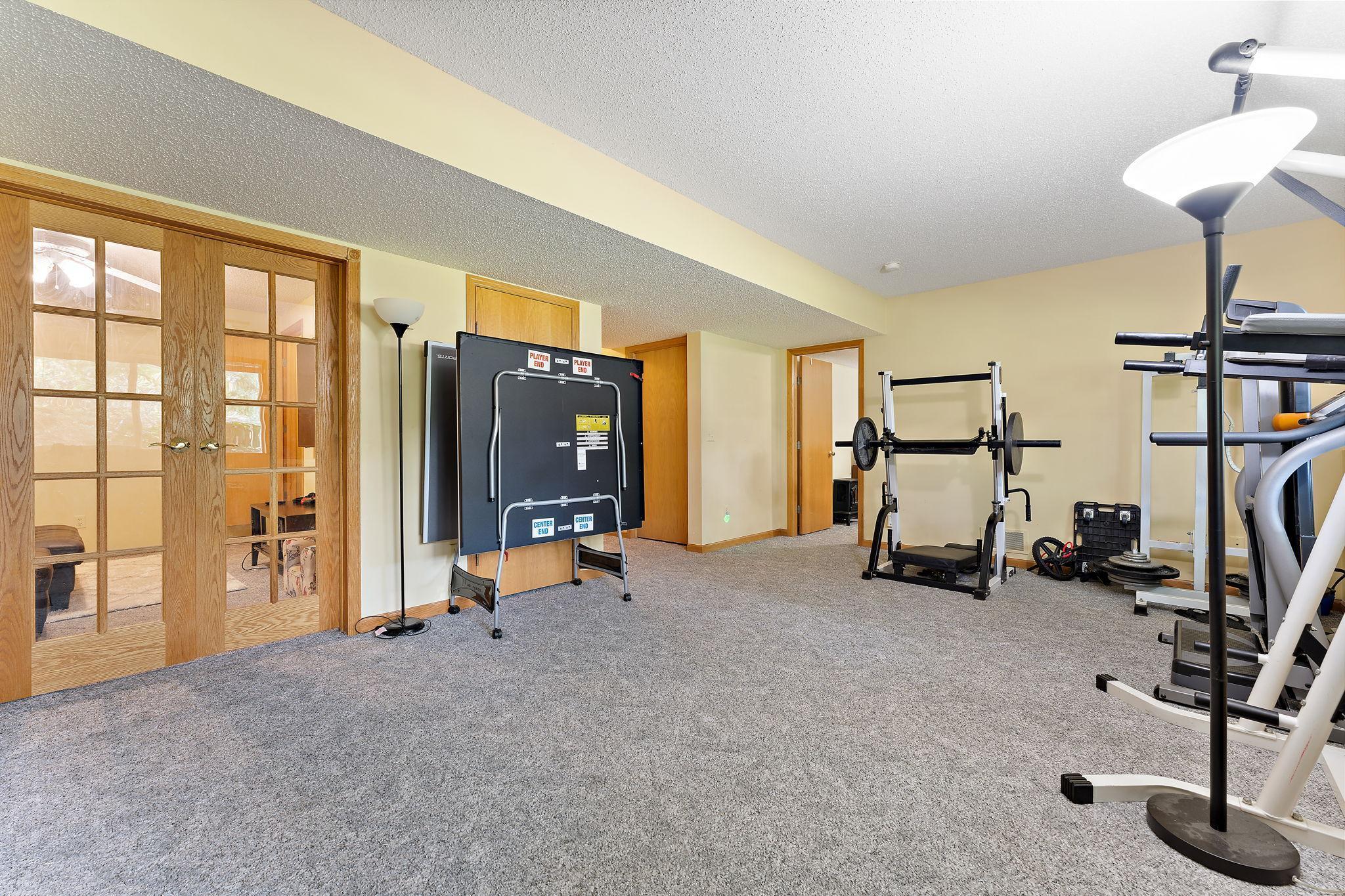8202 Enclave Road Woodbury, MN 55125 - Photo 38 of 39 Gallery Image 38