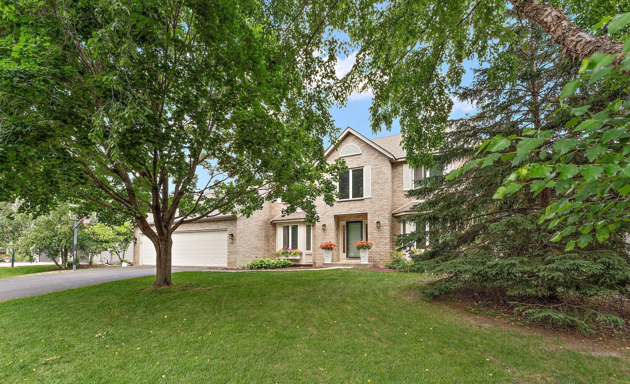 8202 Enclave Road Woodbury, MN 55125 - Photo 5 of 39 Gallery Image 5
