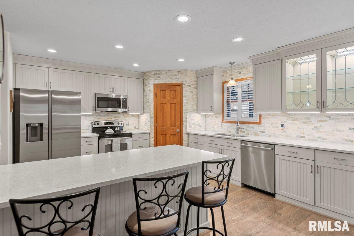 504 Garden Court Chatham, IL 62629 - Photo 13 of 36