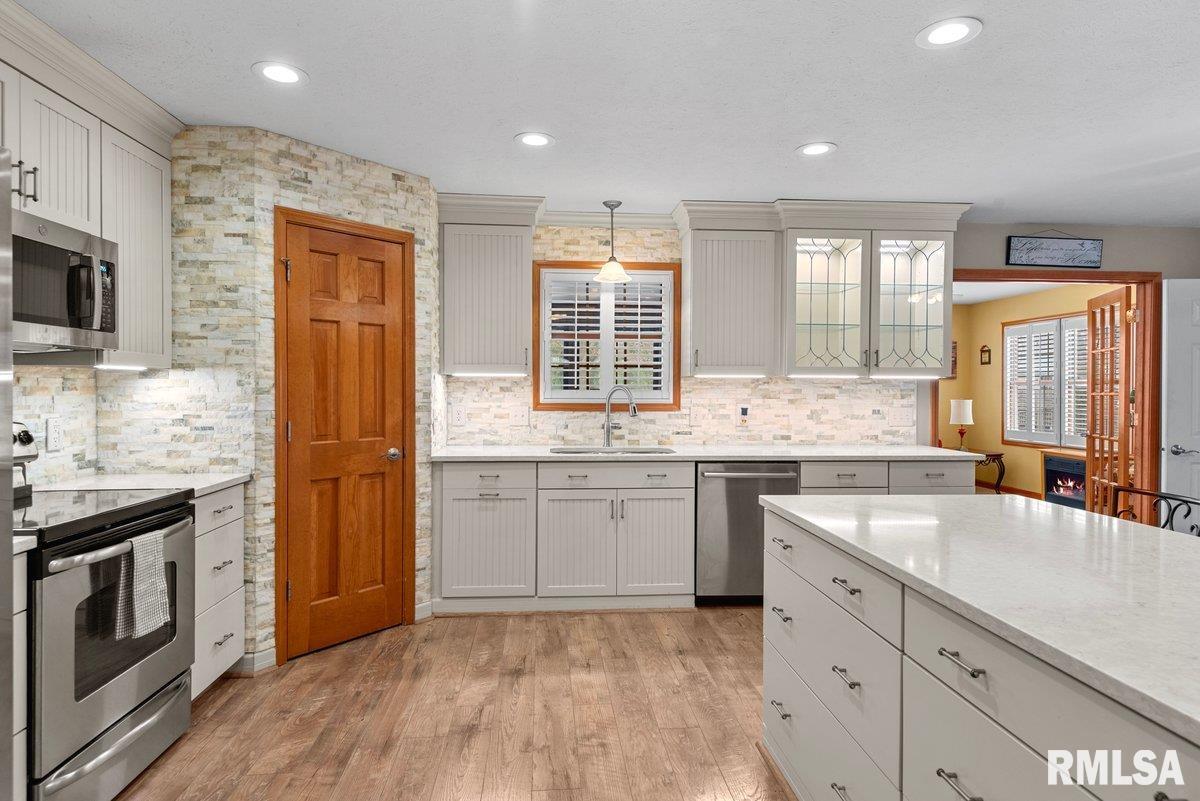 504 Garden Court Chatham, IL 62629 - Photo 16 of 36