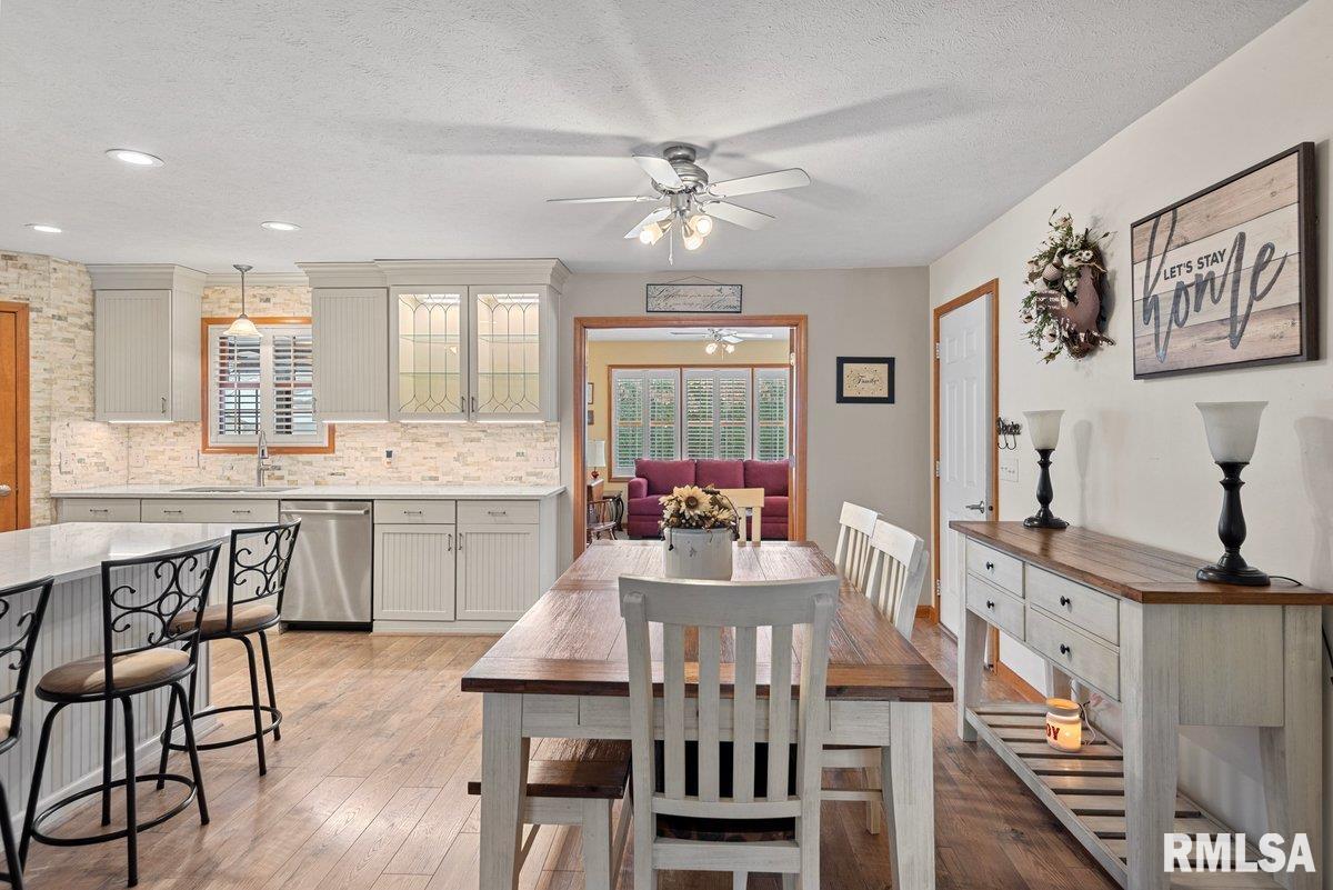 504 Garden Court Chatham, IL 62629 - Photo 9 of 36