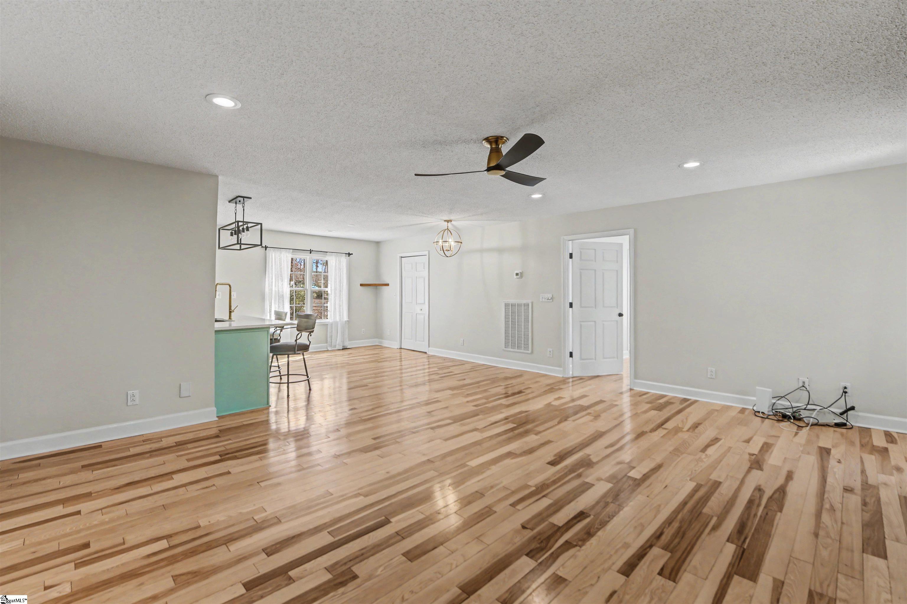 1126 Greenpond Road Woodruff, SC 29388 - Photo 6 of 48