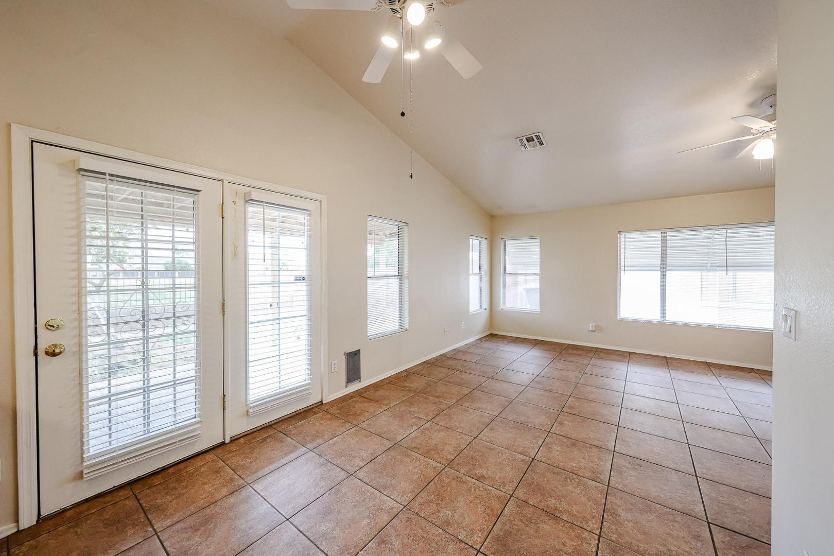 10935 West Ruth Avenue Peoria, AZ 85345 - Photo 5 of 33 Photo #5