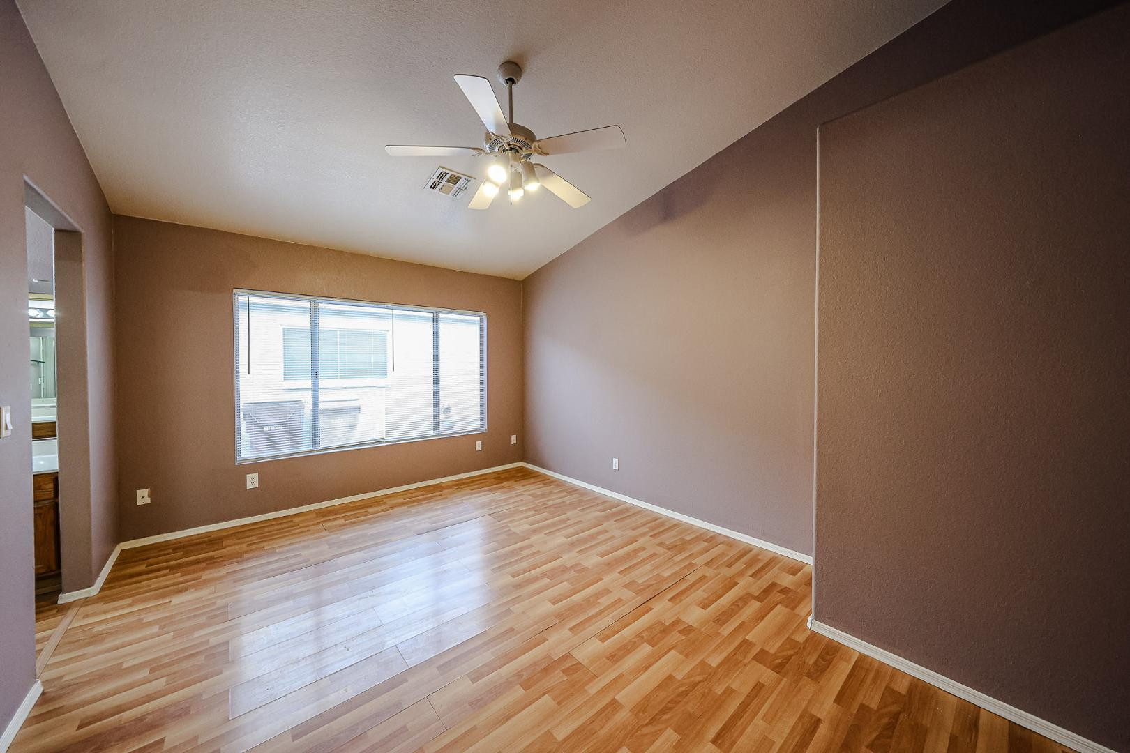 10935 West Ruth Avenue Peoria, AZ 85345 - Photo 10 of 33 Photo #10