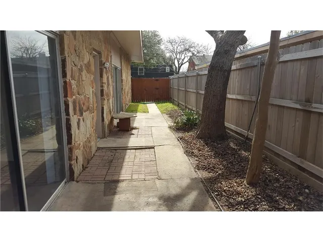 a black and white photo of a house