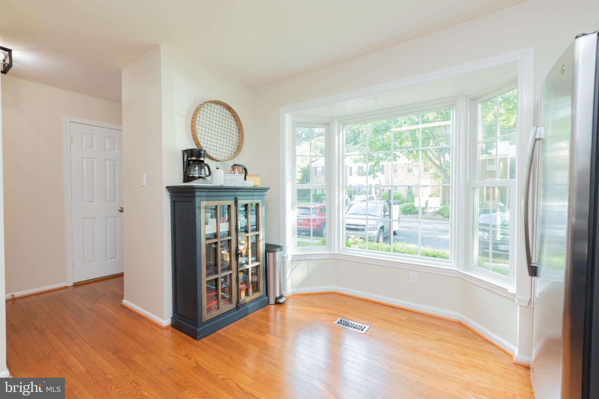 7916 Treeside Court Springfield, VA 22152 - Photo 7 of 38 Large bay window!