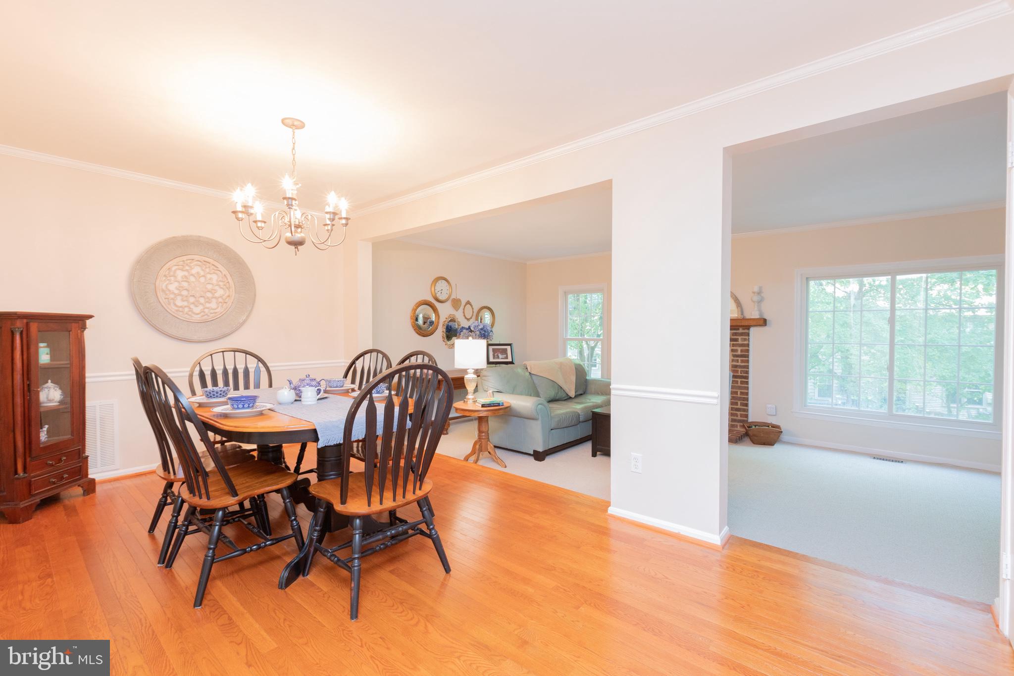 7916 Treeside Court Springfield, VA 22152 - Photo 8 of 38 Beautiful hardwood floors!