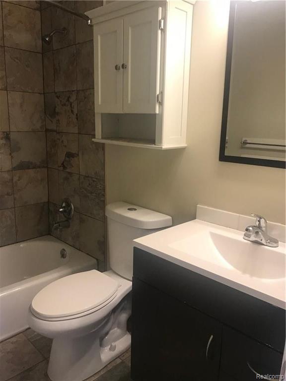 3401 Devon Road, Unit N Royal Oak, MI 48073 - Photo 6 of 9