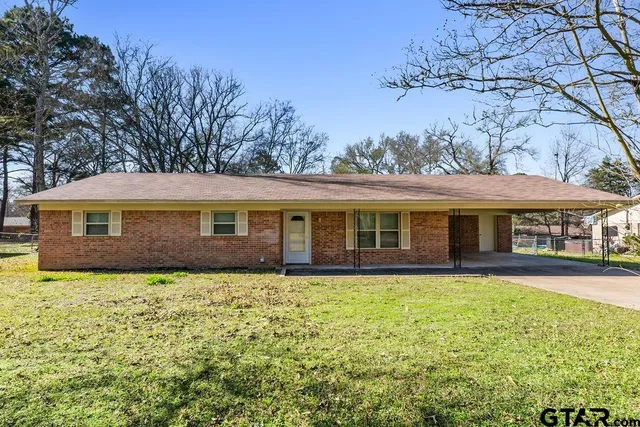 $165,000 | 209 Beach Jacksonville Tx 75766, Jacksonville, TX 75766