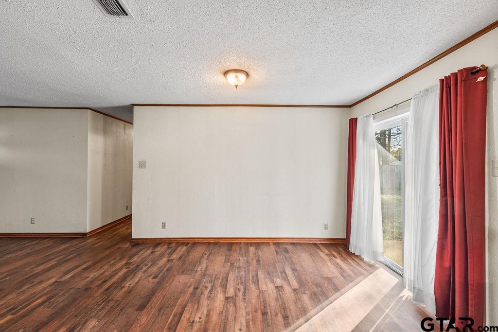 209 Beach Jacksonville Tx 75766 Jacksonville, TX 75766 - Photo 5 of 28