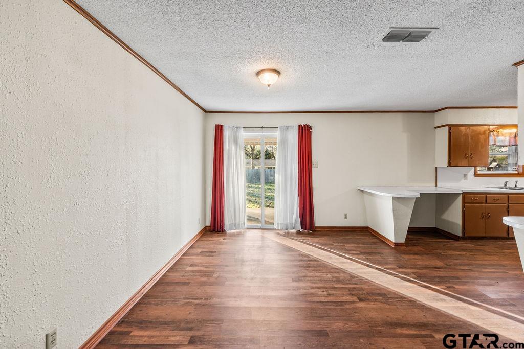 209 Beach Jacksonville Tx 75766 Jacksonville, TX 75766 - Photo 6 of 28