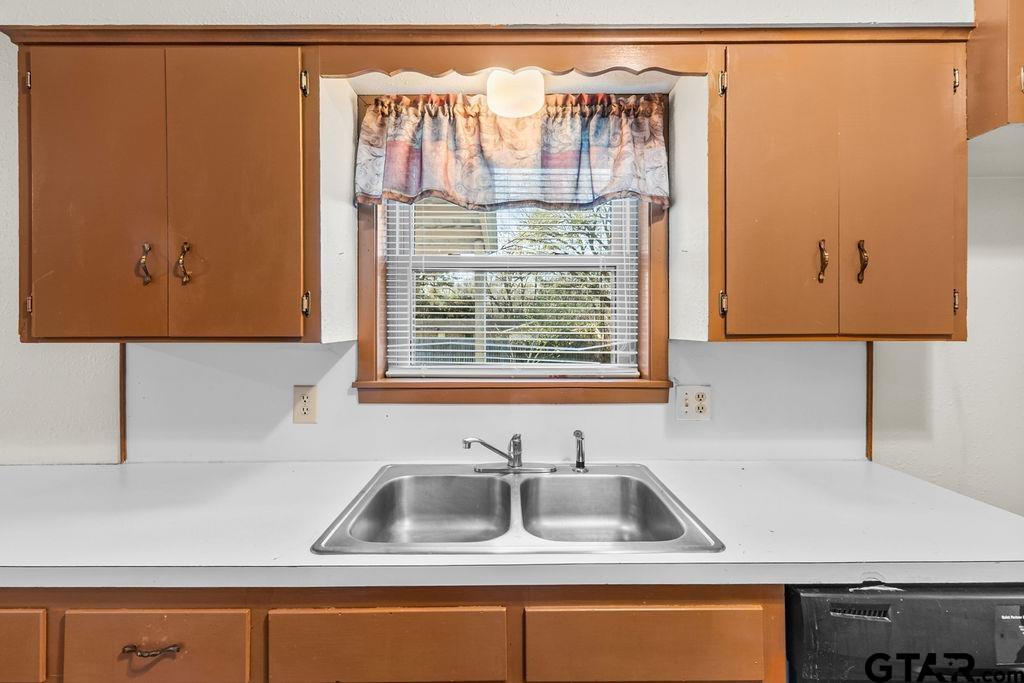 209 Beach Jacksonville Tx 75766 Jacksonville, TX 75766 - Photo 8 of 28