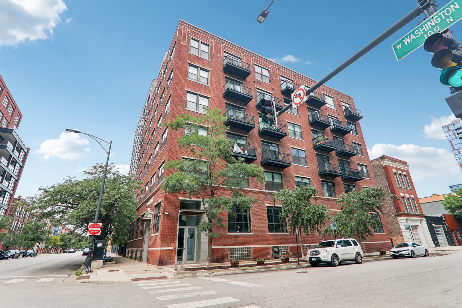 106 North Aberdeen Street, Unit 3C Chicago, IL 60607 - Photo 1 of 13