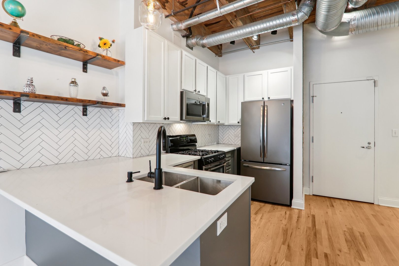 106 North Aberdeen Street, Unit 3C Chicago, IL 60607 - Photo 4 of 13