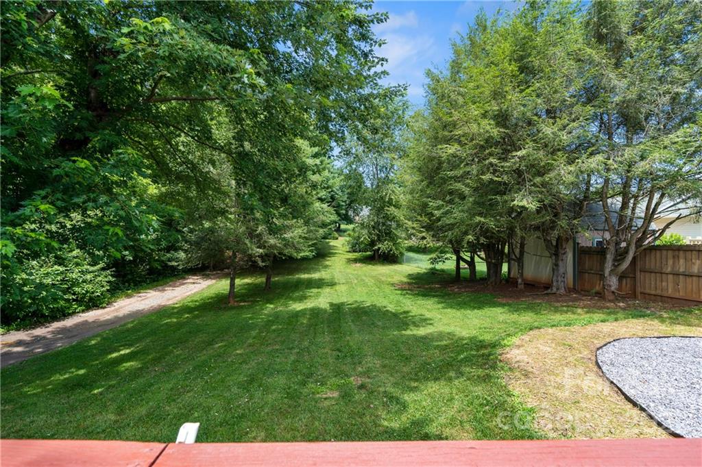 681 Justice Ridge Road Candler, NC 28715 - Photo 5 of 21 Gallery Image 5