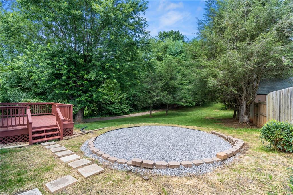681 Justice Ridge Road Candler, NC 28715 - Photo 7 of 21 Gallery Image 7