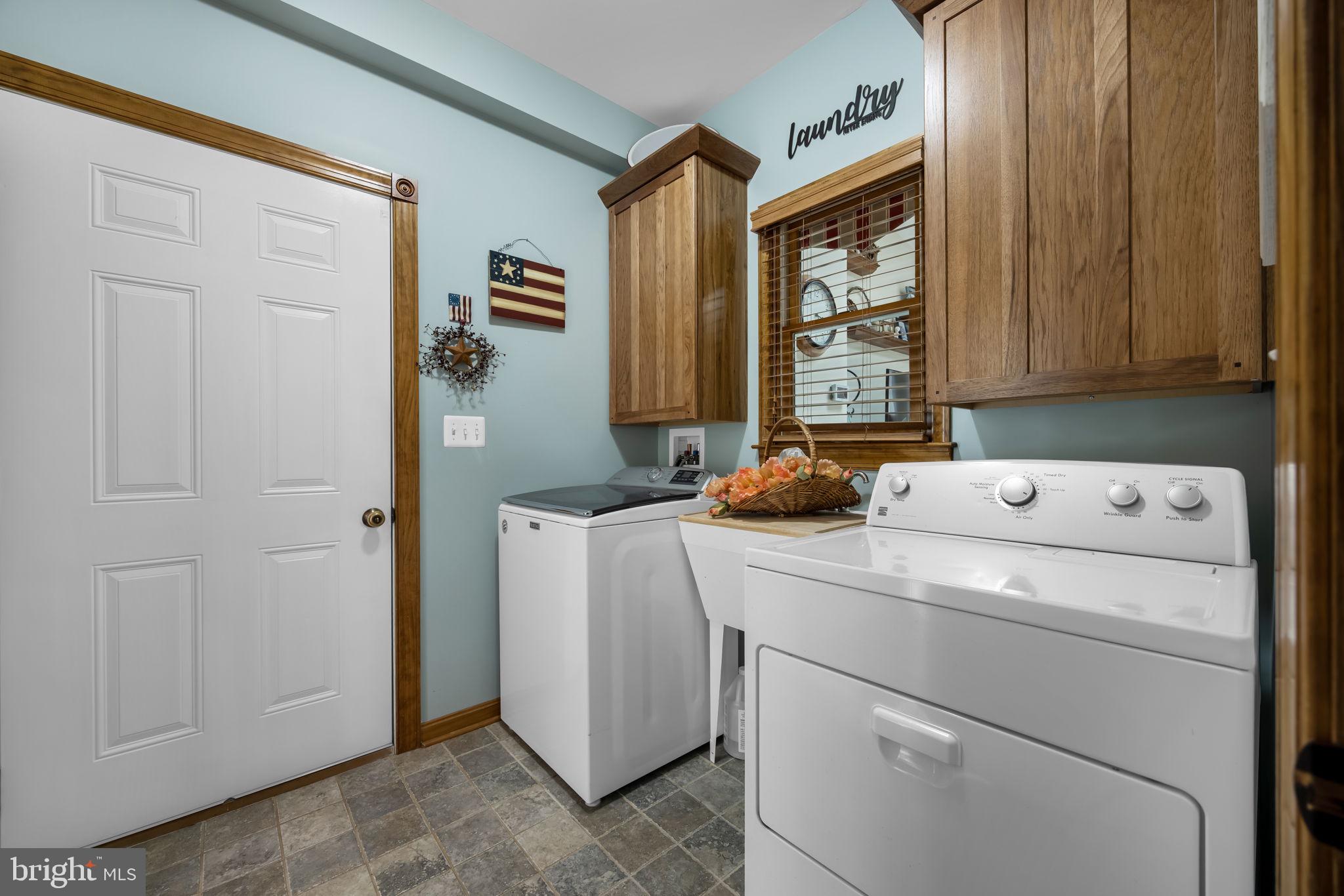 6657 Lawyers Road Spotsylvania, VA 22551 - Photo 31 of 73 a utility room with dryer and washer