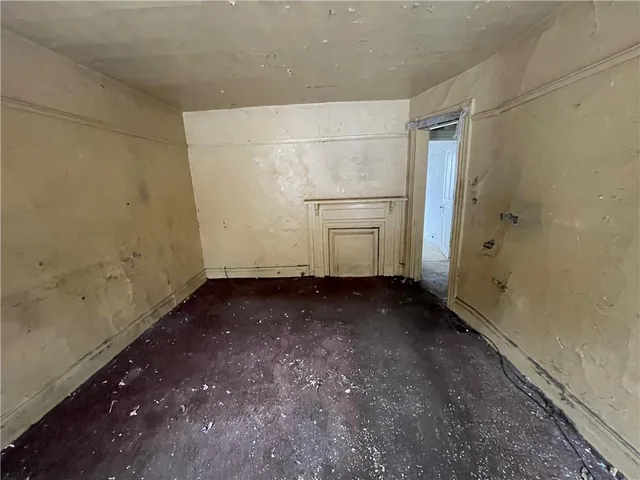 a view of utility room