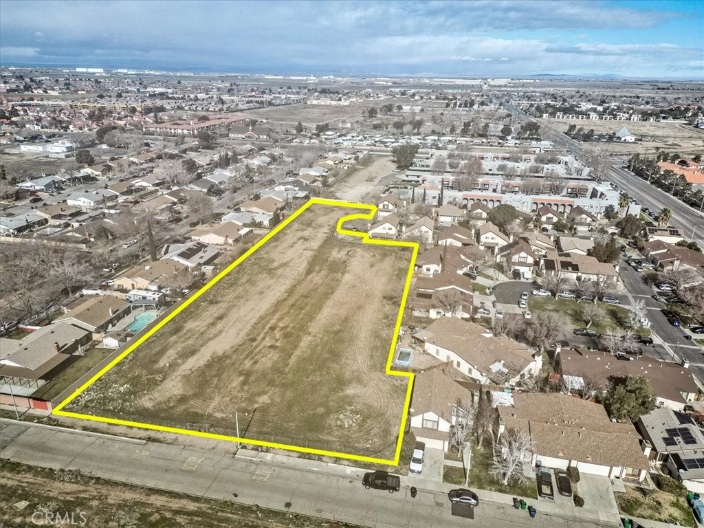 0 Vac/vic 30th Ste/ave R4 Palmdale, CA 93550 - Photo 5 of 17 an aerial view of residential houses with outdoor space