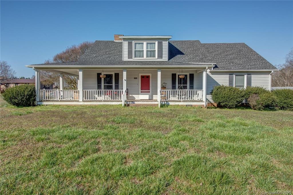 2054 South Point Road Belmont, NC 28012 - Photo 1 of 18 Gallery Image 1