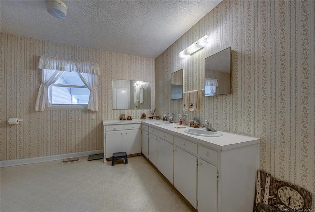 2054 South Point Road Belmont, NC 28012 - Photo 12 of 18 Gallery Image 12