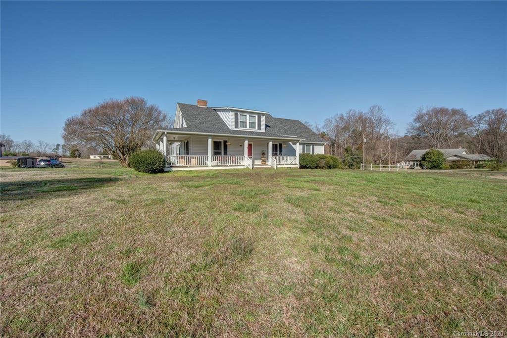 2054 South Point Road Belmont, NC 28012 - Photo 3 of 18 Gallery Image 3
