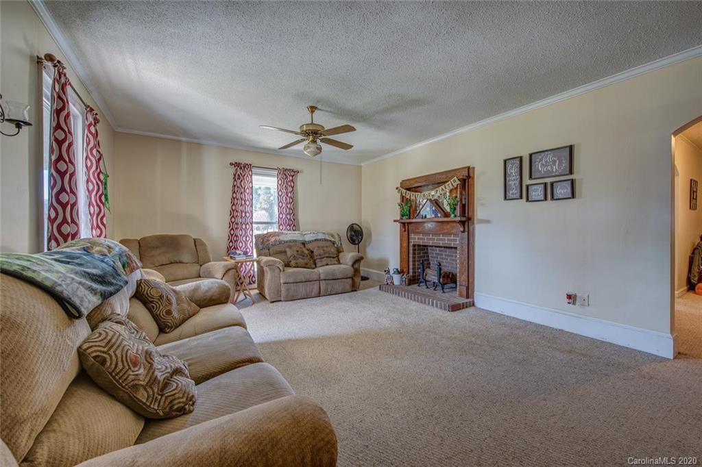 2054 South Point Road Belmont, NC 28012 - Photo 5 of 18 Gallery Image 5