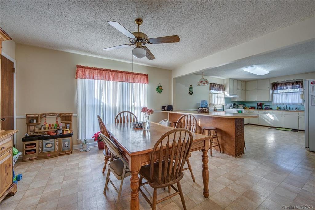 2054 South Point Road Belmont, NC 28012 - Photo 6 of 18 Gallery Image 6