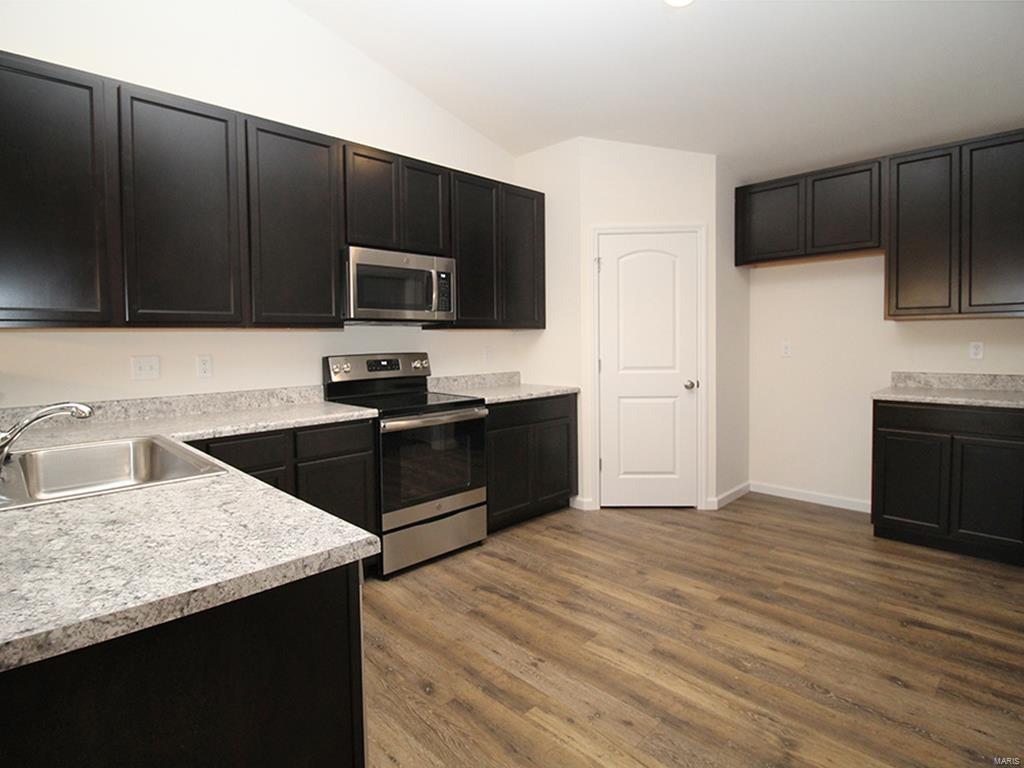 133 Keystone Ridge Drive O'Fallon, MO 63366 - Photo 3 of 8 Gallery Image 3
