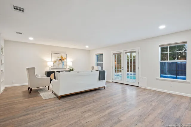 $499,990 | 929 Morningside Drive, Terrell Hills, TX 78209