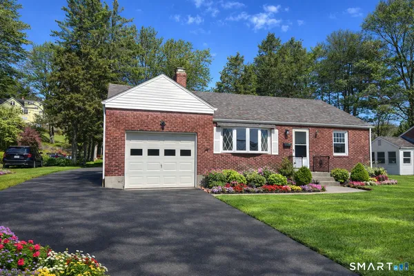 $299,999 | 154 Allen Street, New Britain, CT 06053