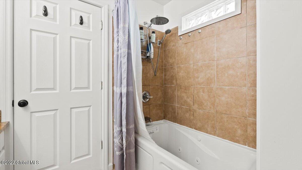 2101 Lenox Road Schenectady, NY 12308 - Photo 15 of 32 24-P1022269
