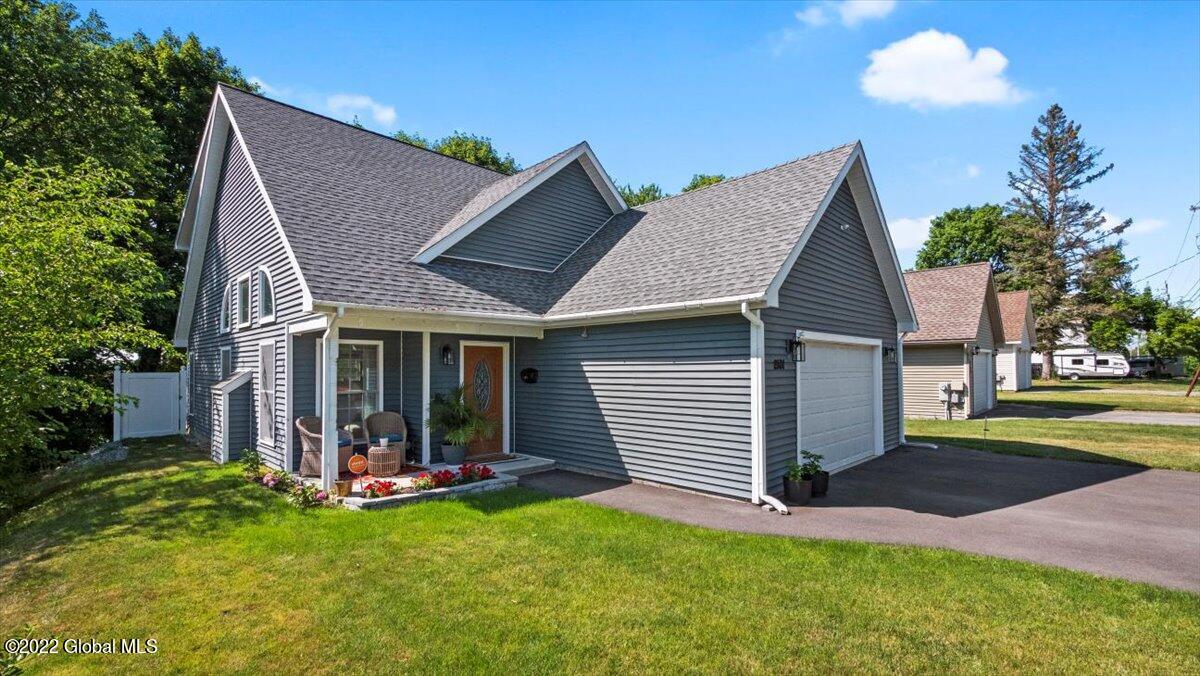 2101 Lenox Road Schenectady, NY 12308 - Photo 2 of 32 31-P1022383