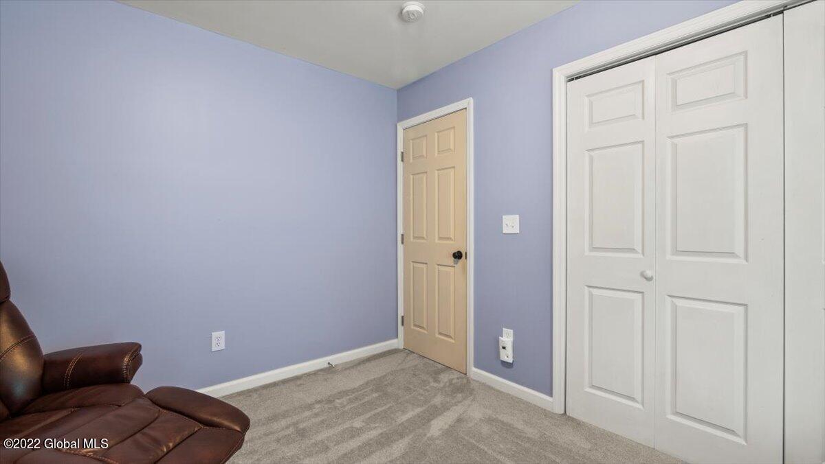 2101 Lenox Road Schenectady, NY 12308 - Photo 22 of 32 05-P1022039