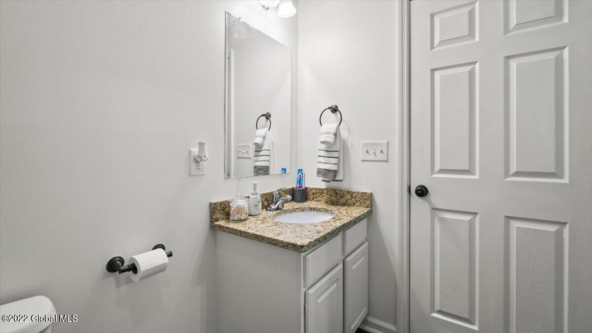 2101 Lenox Road Schenectady, NY 12308 - Photo 24 of 32 07-P1022064