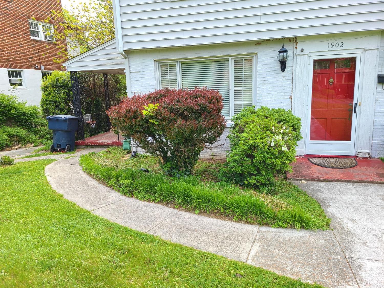 1902 Arlington Road Southwest Roanoke, VA 24015 - Photo 5 of 29 Gallery Image 5