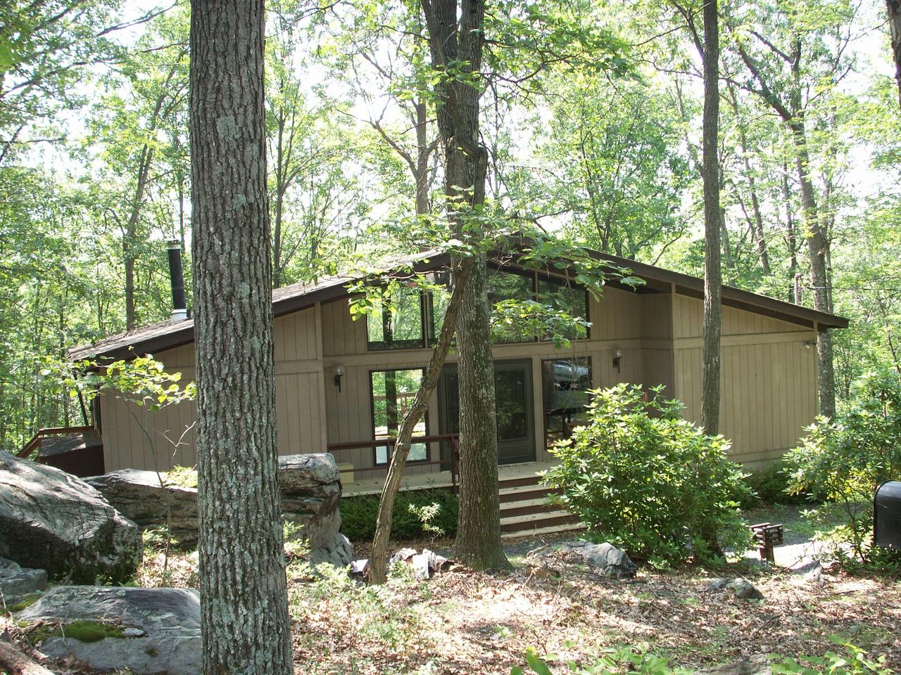 605 Valley Road Canadensis, PA 18325 - Photo 8 of 8 Front View 2